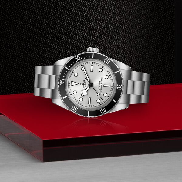 Black Bay 68 43 mm automatique en acier inoxydable